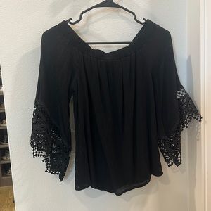 Women’s off the shoulder top • crochet style sleeves • size: small • relaxed fit